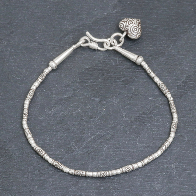 Silbernes Perlenarmband - Silbernes Gliederarmband mit Herzanhänger aus Thailand