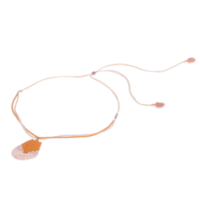 Halskette mit Perlenanhänger - Halskette mit Perlenanhänger in Ringelblume und Creme