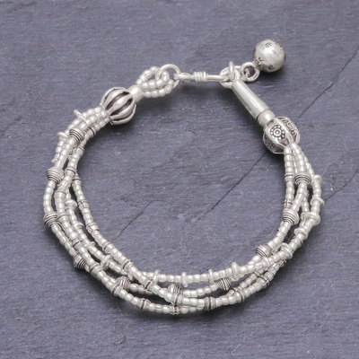 Charm-Armband aus silbernen Perlen - perlenarmband aus 950er Silber mit gestempeltem Anhänger aus Thailand