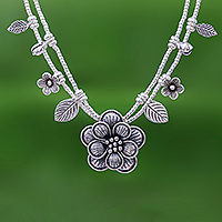 Collar colgante de plata, 'Karen Daisy' - Collar de encanto de dos hilos de flor de plata