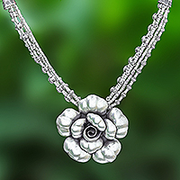 Collar colgante de plata - Collar con colgante de cuentas de plata de la tribu de las colinas de Karen flor