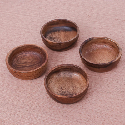 Kleine Holzschalen, (4er-Set) - Handgefertigte Snackschalen aus Raintree-Holz (4er-Set)