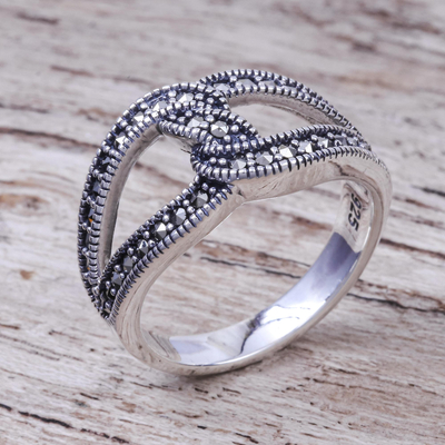 anillo de marcasita - Anillo de banda de piedras preciosas de marcasita y plata esterlina tailandesa