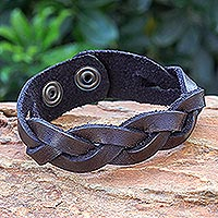 Men's leather wristband bracelet, 'Small Weave' - Men's Brown Woven Leather Wristband