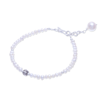 Cultured freshwater pearl beaded pendant bracelet, 'Bright Lights in White' - Cultured Freshwater Pearl Pendant Bracelet from Thailand