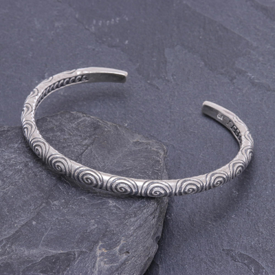 Manschettenarmband aus Sterlingsilber - Handgefertigtes Spiral-Manschettenarmband aus Karen-Silber
