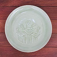 Celadon ceramic dinner plate, 'Flavorful' - Green Celadon Ceramic Lotus Flower Dinner Plate
