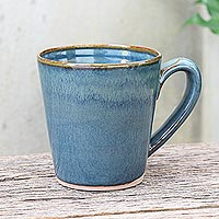 Taza de cerámica, 'Blue Crush' - Taza de cerámica azul artesanal de Tailandia