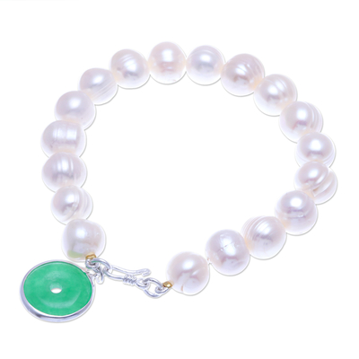 Cultured pearl and jade beaded bracelet, 'Lucky Pearl' - Artisan Crafted Jade and Cultured Pearl Bracelet