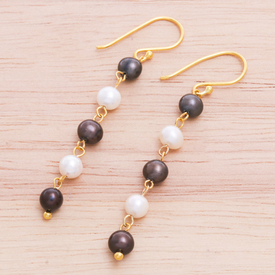 Pendientes colgantes de perlas cultivadas chapadas en oro - Pendientes colgantes de perlas cultivadas en plata de primera ley con baño de oro