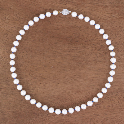 Halskette aus Zuchtperlen und Lapislazuli-Perlen - Handgefertigte Perlenkette aus Zuchtperlen und Lapislazuli