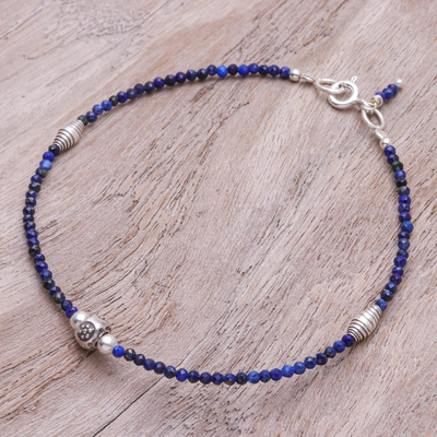 Lapislazuli-Perlenarmband, „Good Vibrations in Blue“ – handgefertigtes Lapislazuli- und Silberperlenarmband