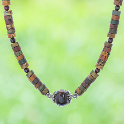 Halskette mit Anhänger aus mehreren Edelsteinen - Halskette mit Anhänger aus Jaspis und Tigerauge