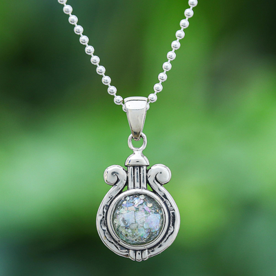 collar con colgante de cristal romano - Collar con colgante de cristal romano hecho a mano artesanalmente.