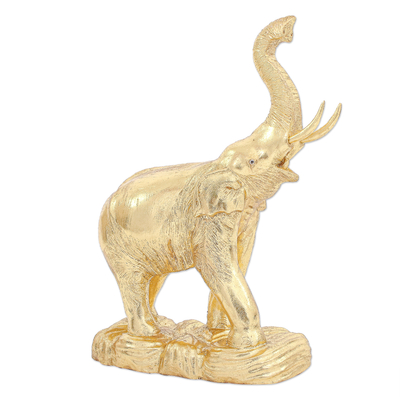 Escultura de lámina de oro y madera. - Escultura de elefante de madera y lámina de oro tailandesa.
