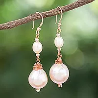 Pendientes colgantes de perlas cultivadas bañadas en oro rosa - Pendientes colgantes de perlas cultivadas con baño de oro rosa