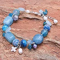 Charm-Armband mit mehreren Edelsteinen, „Blue Hawaii“ – Charm-Armband aus Aquamarin und Zuchtperlen