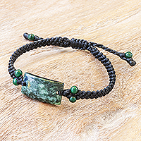 Jade and serpentine macrame pendant bracelet, 'Deep Summer' - Jade and Serpentine Macrame Pendant Bracelet