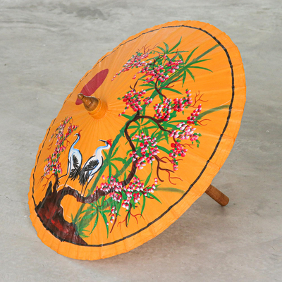 Handbemalter Sonnenschirm aus Baumwolle und Bambus - Handbemalter gelber Sonnenschirm mit Kranichmotiv