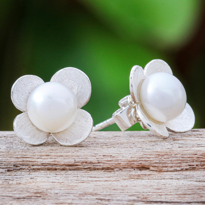 Aretes de perlas cultivadas - Aretes de perlas cultivadas y plata esterlina con motivo floral