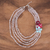 Perlenkette mit mehreren Edelsteinen - Mehrsträngige Halskette aus Zuchtperlen und Quarz