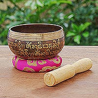 Juego de cuencos tibetanos de aleación de latón, 'Pink Mantra' (3 piezas) - Juego de cuencos tibetanos de aleación de latón con mazo de madera (3 piezas)