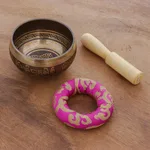 Brass alloy singing bowl set, 'Pink Mantra' (3 pcs) - Brass Alloy Singing Bowl Set with Wooden Mallet (3 Pcs)
