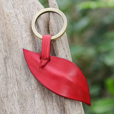 Schlüsselanhänger aus Leder - Roter Schlüsselanhänger aus Leder und Messing aus Thailand