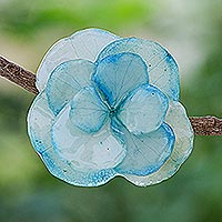 Broche de flor natural, 'Hortensia azul pálido' - Pin de broche de hortensia azul natural recubierto de resina tailandesa