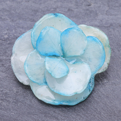 Natürliche Blumenbrosche - Broschennadel mit thailändischem, mit Kunstharz beschichtetem natürlichem blauen Hortensie