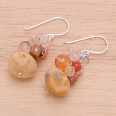 Ohrhänger aus Perlen mit mehreren Edelsteinen - Pfirsichfarbene Multistone-Perlenohrringe aus Thailand