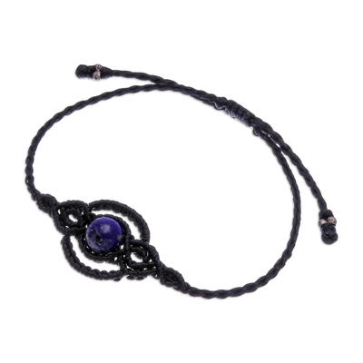 Pulsera de macramé con lapislázuli, 'Cool Boho' - Pulsera de macramé negro con piedra lapislázuli de Tailandia