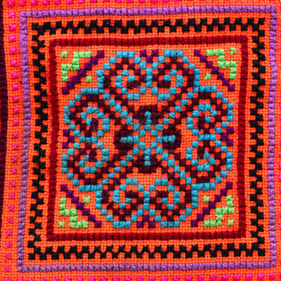 Umhängetasche aus Baumwollmischung, „Petite Hmong“ – Hmong-Schultertasche mit Kreuzstich und Perlenfransen
