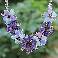 Collar con colgante de múltiples piedras preciosas, 'Thai Twilight' - Collar con colgante de ágata y granate con motivo floral