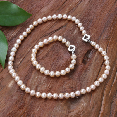 Juego de joyas con perlas cultivadas - Conjunto de joyería de perlas cultivadas artesanalmente.