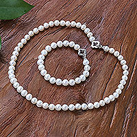 Juego de joyas con perlas cultivadas, 'Precious Dream in White' - Juego de collar y pulsera con perlas cultivadas