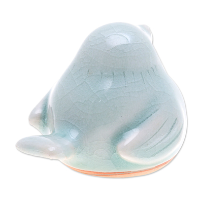 Celadon-Keramik-Figur, 'Sweet Robin' - Kunsthandwerklich gefertigte Celadon-Vogelfigur
