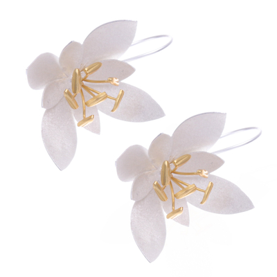 Ohrhänger mit Goldakzenten - Handgefertigte florale Tropfenohrringe mit Goldakzent