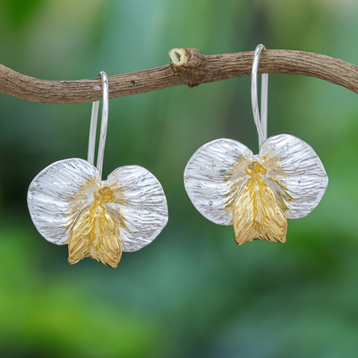 Pendientes colgantes con detalles dorados - Aretes colgantes florales tailandeses con detalles dorados