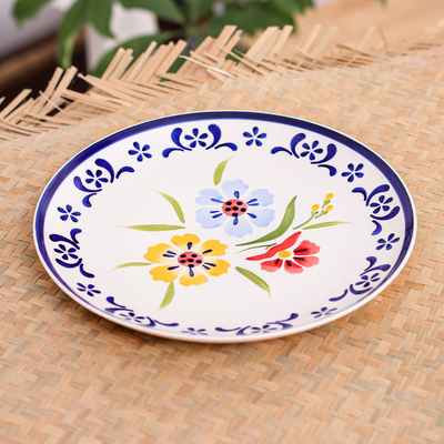 Frühstücksteller aus Keramik - Kunsthandwerklich gefertigter Keramikteller mit Blumenmuster