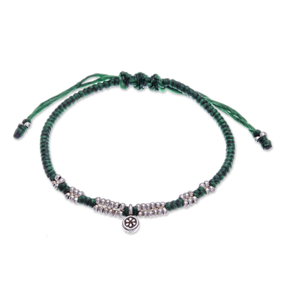 Silver pendant macrame bracelet, 'Petite Flower in Green' - Thai Silver Pendant Beaded Macrame Bracelet in Green