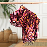 Pañuelo de seda - Bufanda de seda burdeos con estampado de pliegues confeccionada en Tailandia