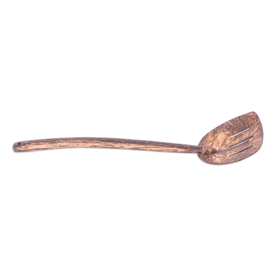 Cáscara de coco y espátula ranurada de madera - Cáscara de coco hecha a mano y espátula ranurada de madera con líneas