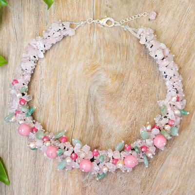 Collar con cuentas de piedras preciosas Múltiples - Collar hecho a mano con Múltiples piedras preciosas y cuentas rosas.