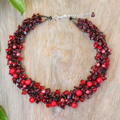 Perlenkette mit mehreren Edelsteinen - Handgefertigte rote Perlenkette mit mehreren Edelsteinen