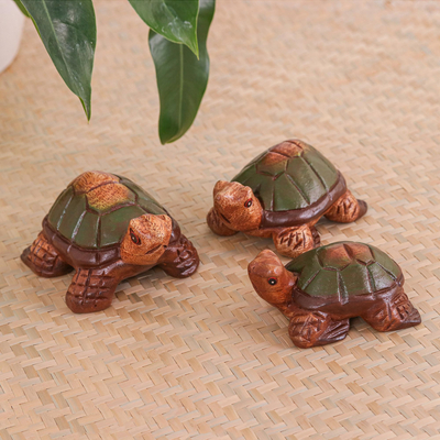 Holzfiguren, (3er-Set) - Set mit 3 handgeschnitzten und handbemalten Schildkröten-Holzfiguren