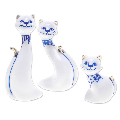 Gilded porcelain statuettes, 'Cat Family' (set of 3) - Set of 3 Porcelain Cat Statuettes with Gilded Accents