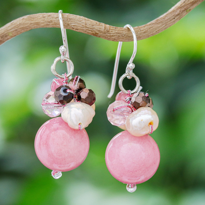 Ohrhänger aus Quarz und Zuchtperlen - Ohrhänger aus rosa Quarz und Perlen, hergestellt in Thailand
