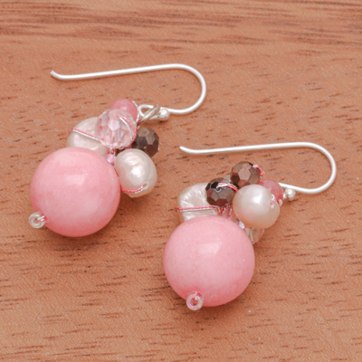 Ohrhänger aus Quarz und Zuchtperlen - Ohrhänger aus rosa Quarz und Perlen, hergestellt in Thailand