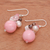 Pendientes colgantes de cuarzo y perlas cultivadas - Aretes colgantes de cuarzo rosa y perla hechos a mano en Tailandia